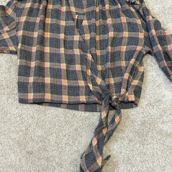 Free People We the Free Running Wild Plaid Wrap Top Size XS Frayed Collared - Picture 5 of 10